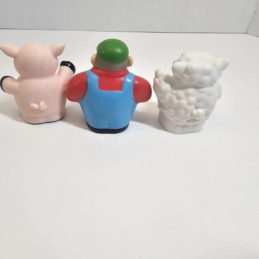 Tomy  3 Piece‎ Replacement Figures for John Deere hayride Toy